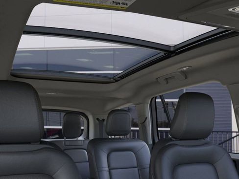 New 2025 Lincoln Aviator AWD w/ Equipment Group 101A image 22