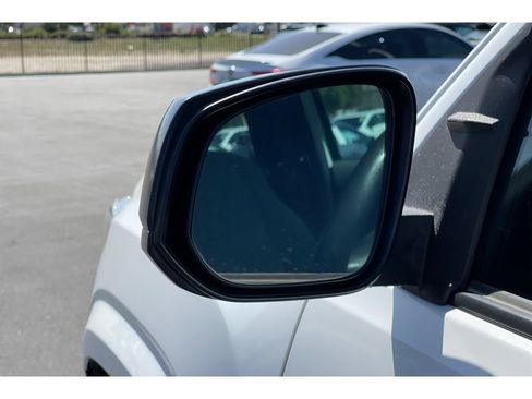 Used 2016 Toyota Tacoma SR RWD image 12