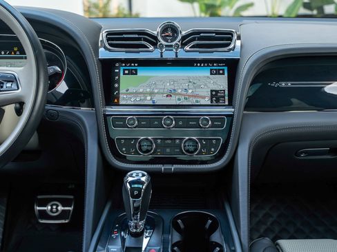 Used 2023 Bentley Bentayga Extended Wheelbase image 41