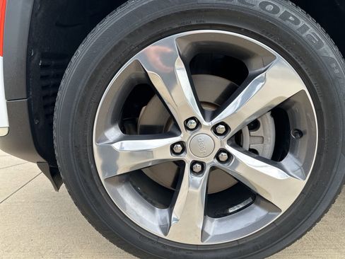 Used 2022 Jeep Grand Cherokee L Limited image 10