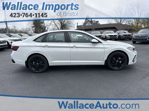 New 2026 Volkswagen Jetta SE FWD image 1