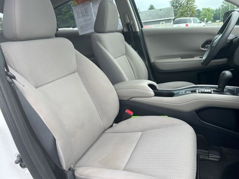 Used 2018 Honda HR-V EX image 24