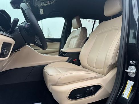 Certified 2025 Jeep Grand Cherokee Limited image 11