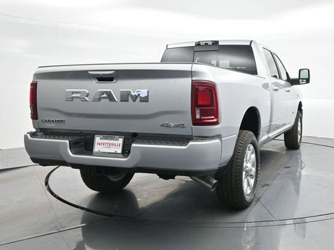 New 2026 RAM 2500 Laramie AWD/4WD image 7