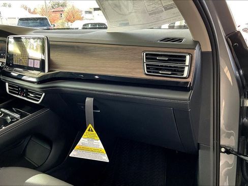 New 2026 Volkswagen Atlas SEL image 16