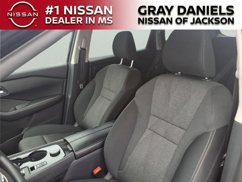 Used 2024 Nissan Rogue SV AWD/4WD image 21