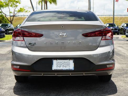 Used 2020 Hyundai Elantra SE FWD image 9