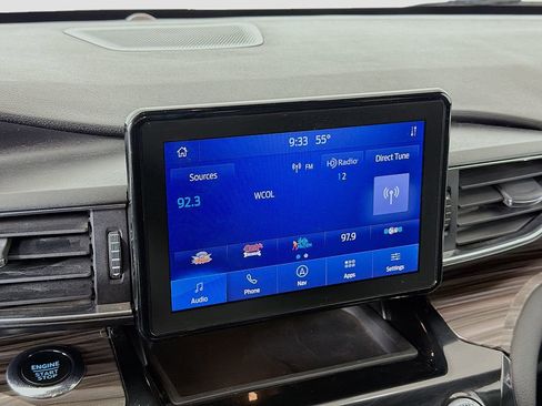 Used 2023 Ford Explorer Limited w/ Equipment Group 301A AWD/4WD image 40