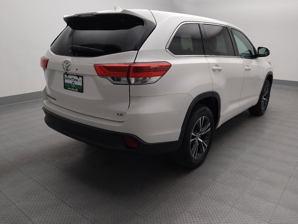 Used 2018 Toyota Highlander Plus FWD image 9