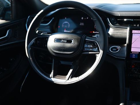 New 2025 Jeep Grand Cherokee Overland image 23