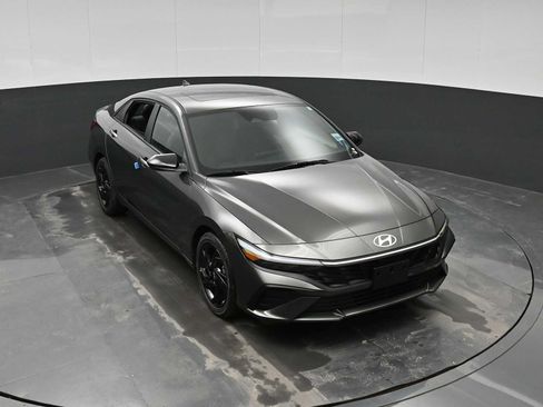 New 2026 Hyundai Elantra SEL Sport FWD image 23