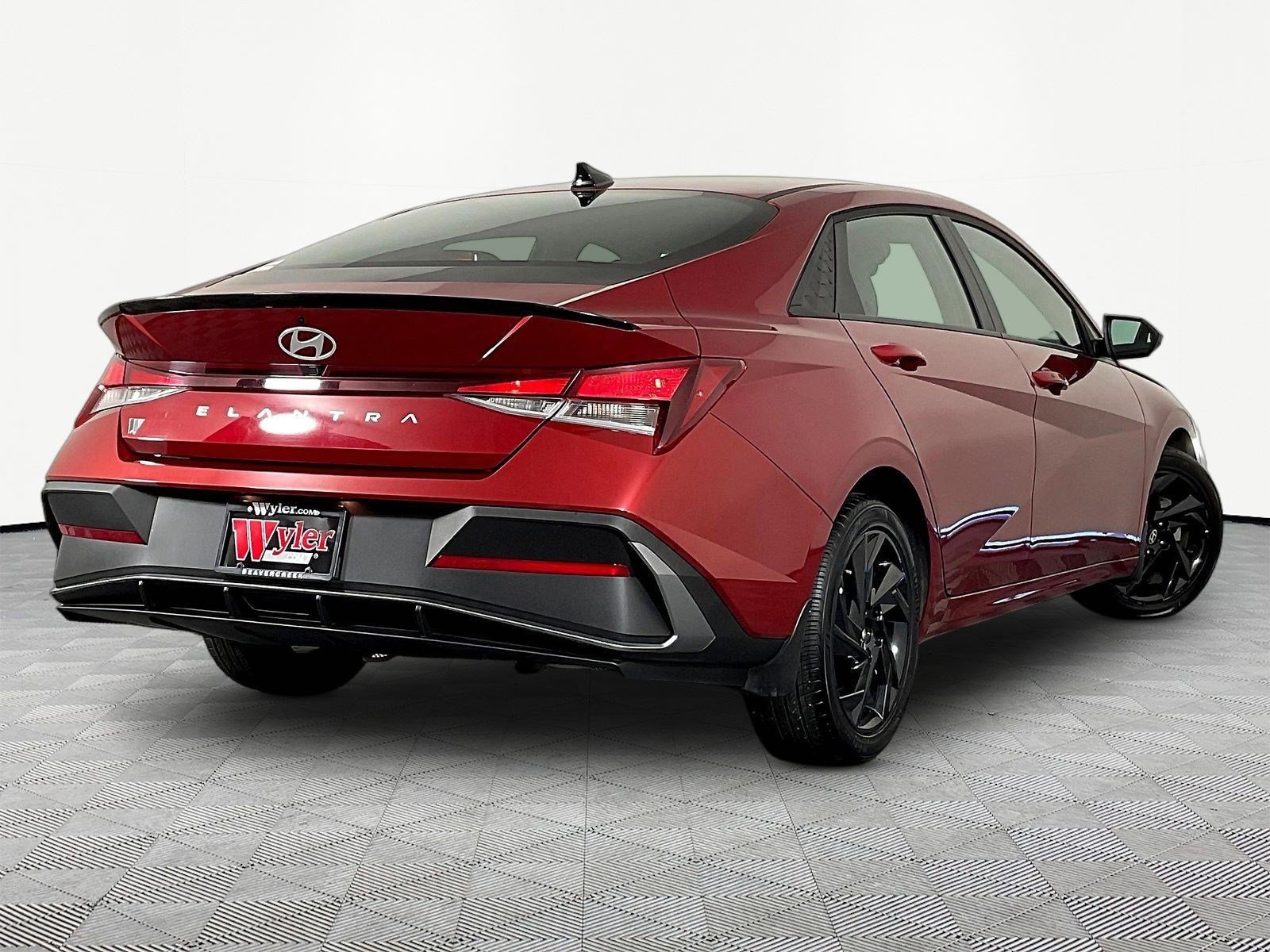 Used 2026 Hyundai Elantra Sport FWD image 6