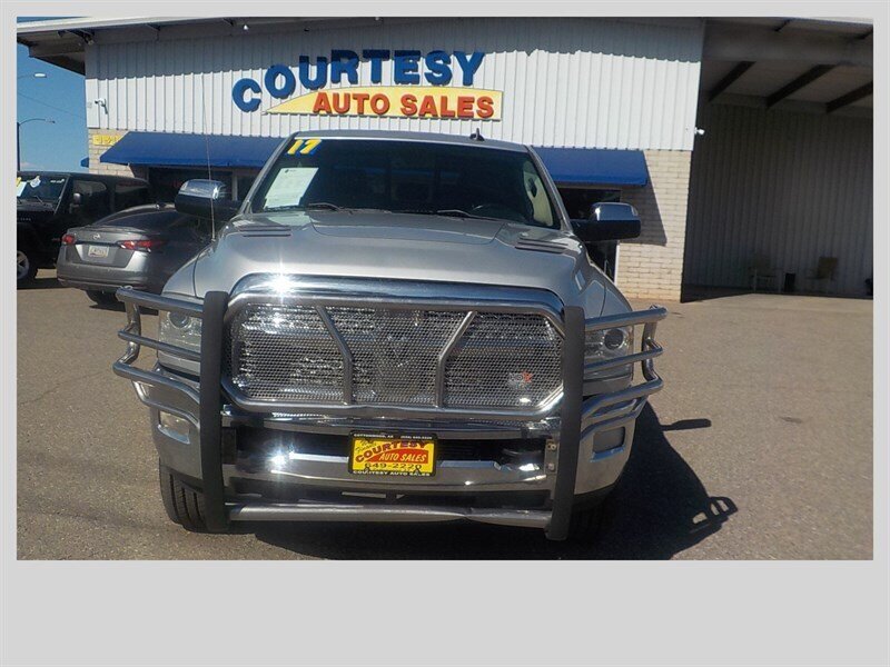 Used 2014 RAM 3500 Laramie AWD/4WD image 15