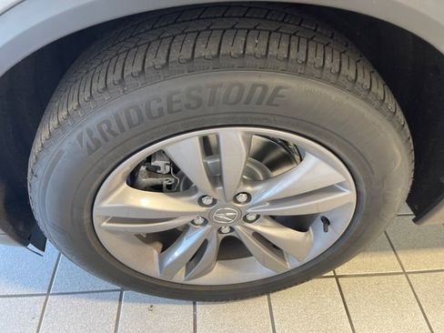 Used 2023 Acura MDX SH-AWD image 5
