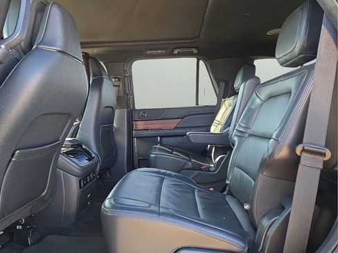 Used 2024 Lincoln Navigator Reserve image 15