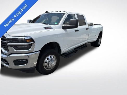 Used 2025 RAM 3500 Tradesman w/ Chrome Appearance Group AWD/4WD image 1