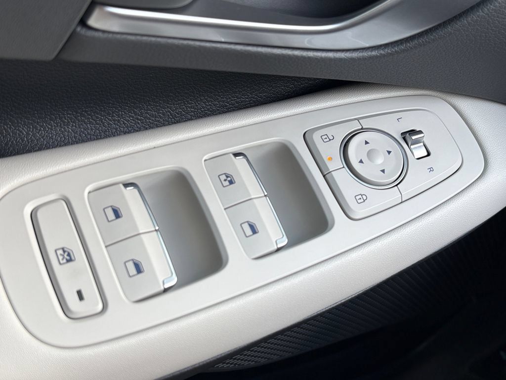 New 2025 Hyundai Sonata SE FWD image 12