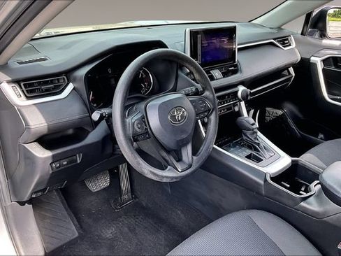 Used 2023 Toyota RAV4 LE AWD/4WD image 17