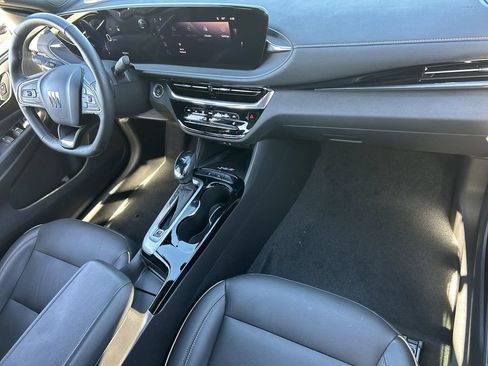 Used 2025 Buick Envista Avenir FWD image 30