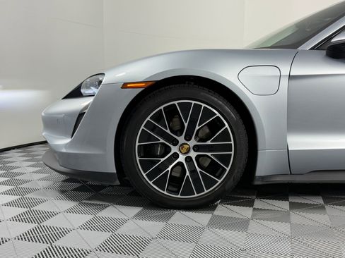 Used 2022 Porsche Taycan image 12
