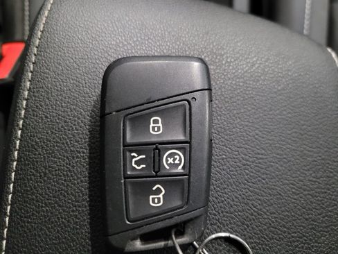 Used 2024 Volkswagen Taos SE FWD image 32
