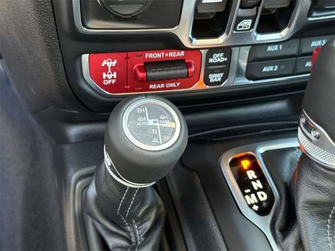 New 2025 Jeep Gladiator Rubicon image 26