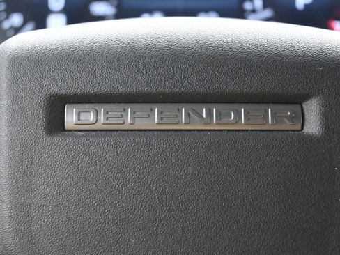 Used 2021 Land Rover Defender 110 SE image 21