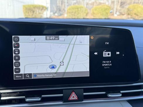 Used 2025 Hyundai Elantra Limited FWD image 19