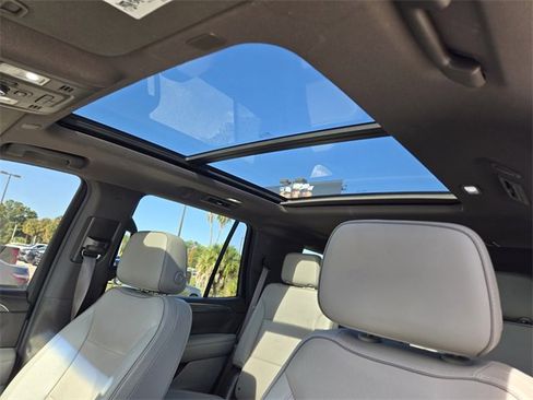 Used 2022 GMC Yukon SLT w/ SLT Premium Package image 20