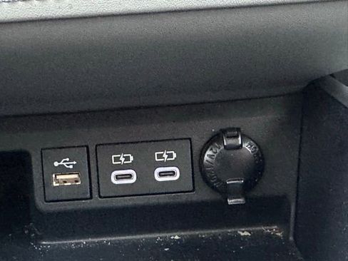 Used 2023 Toyota Highlander XLE image 15