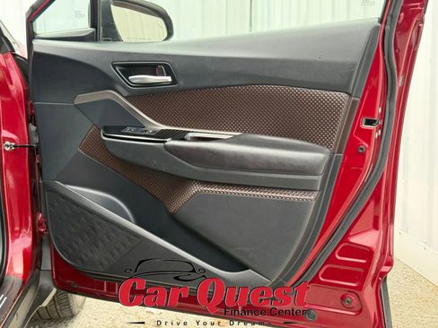 Used 2019 Toyota C-HR Limited FWD image 19