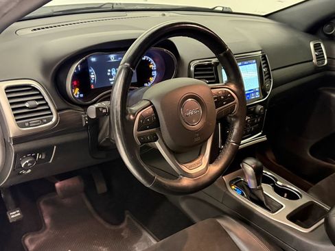 Used 2022 Jeep Grand Cherokee Laredo X RWD image 18
