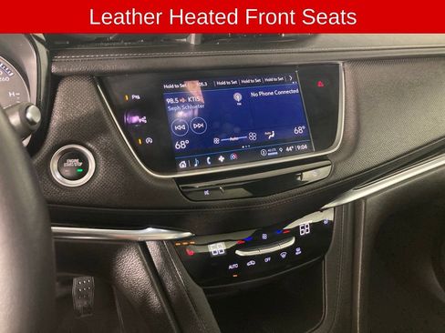 Used 2022 Cadillac XT5 Premium Luxury w/ Technology Package image 3