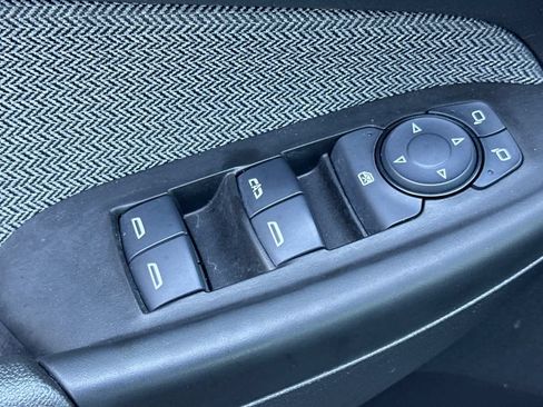 Used 2023 Chevrolet TrailBlazer LS FWD image 14