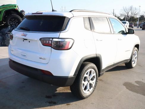 New 2026 Jeep Compass Latitude image 20