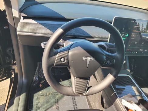 Used 2024 Tesla Model Y Long Range AWD/4WD image 30