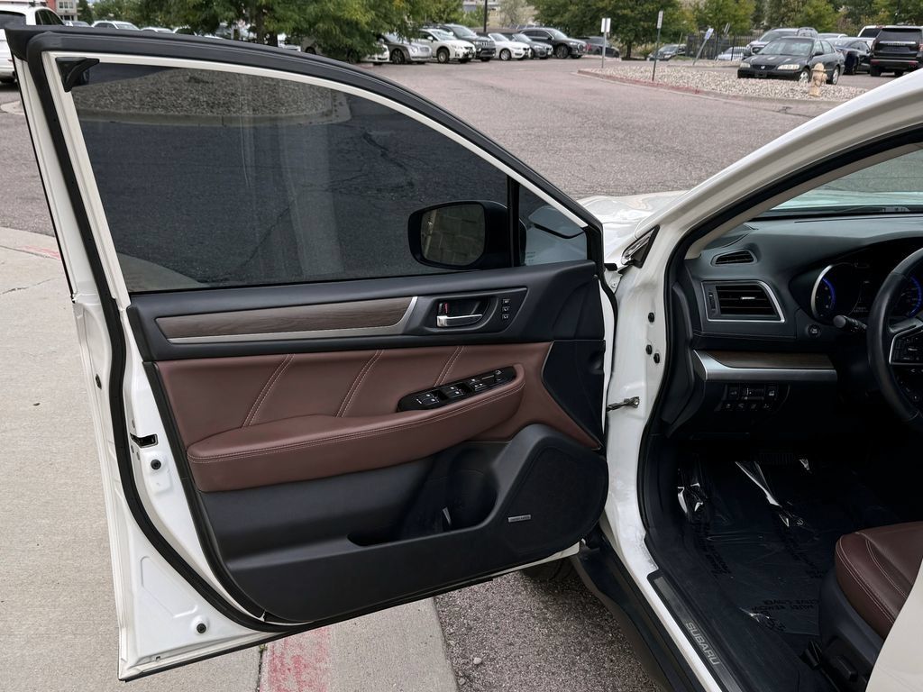 Used 2018 Subaru Outback 2.5i Touring w/ Popular Package #3 AWD/4WD image 18