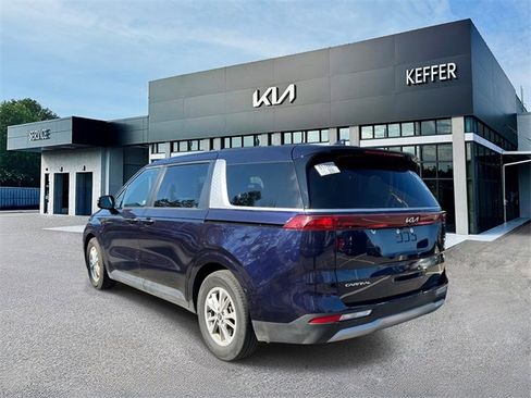 Certified 2024 Kia Carnival LX image 6