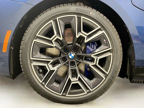 New 2026 BMW 550e xDrive w/ Executive Package image 33