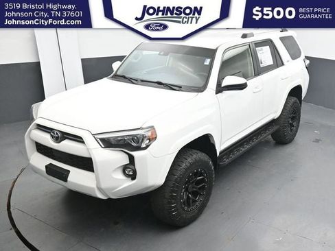 Used 2022 Toyota 4Runner SR5 AWD/4WD image 21