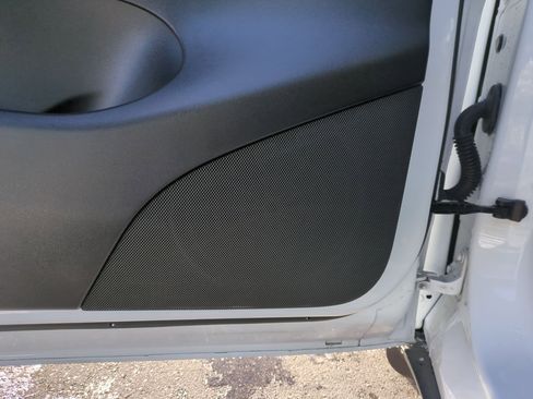 Used 2021 Tesla Model Y Performance image 17