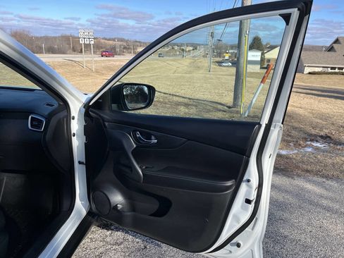 Used 2016 Nissan Rogue SL w/ SL Premium Package image 33