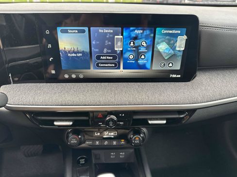New 2026 Nissan Kicks SV AWD/4WD image 31