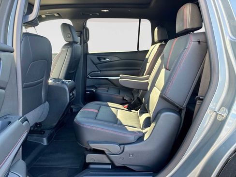 Certified 2025 Chevrolet Traverse RS image 26