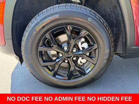 Used 2025 Jeep Grand Cherokee Altitude AWD/4WD image 29