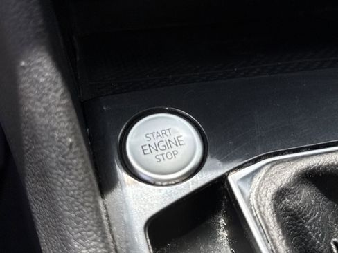 Used 2022 Volkswagen Tiguan SE R-Line FWD image 15