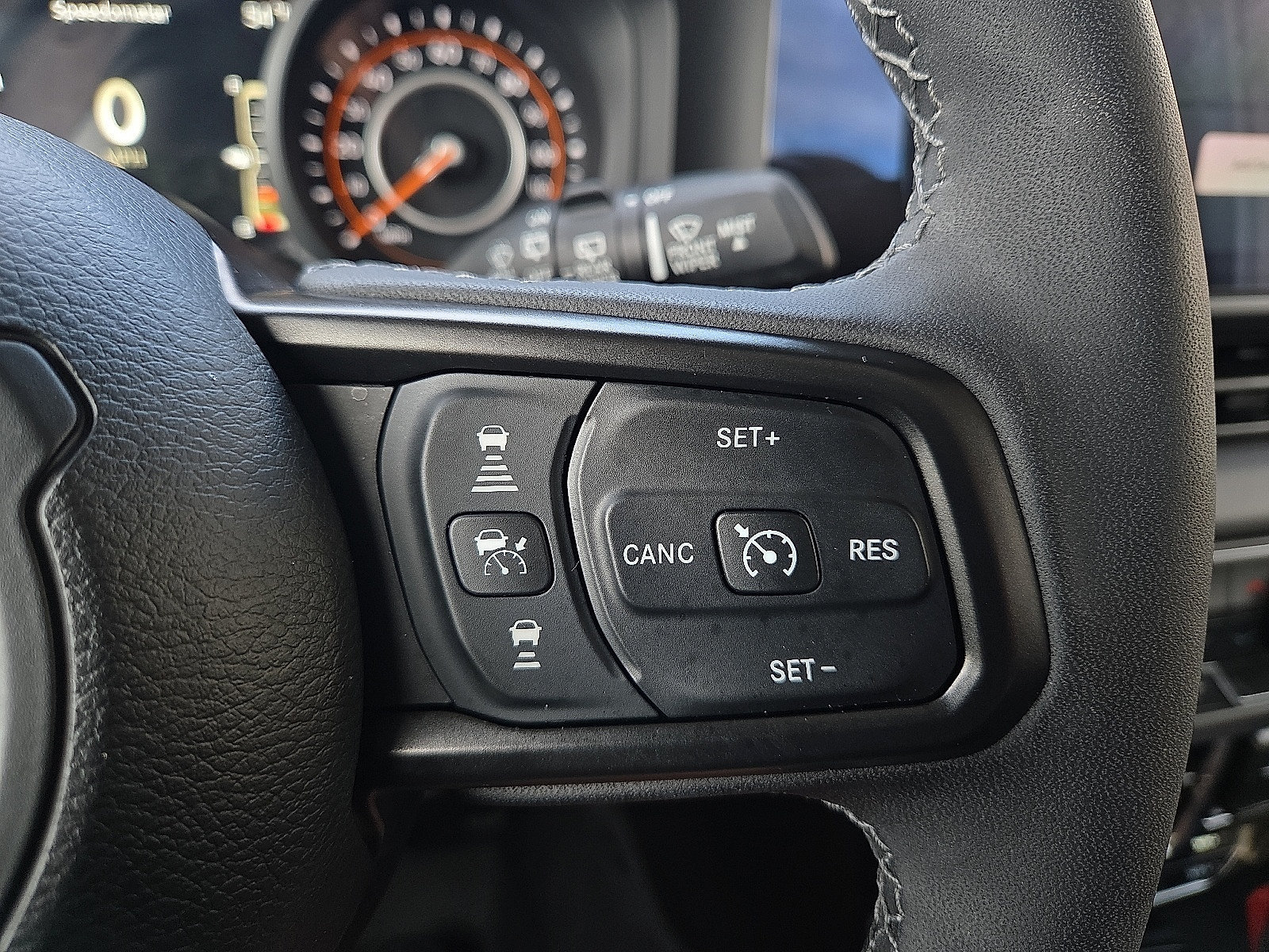 Used 2025 Jeep Wrangler Unlimited Rubicon w/ Convenience Group AWD/4WD image 18