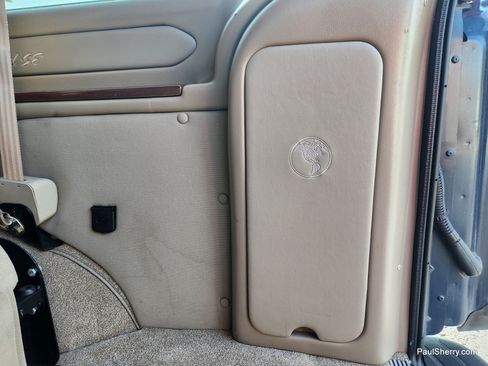 Used 2015 Chevrolet Express 2500 RWD image 14