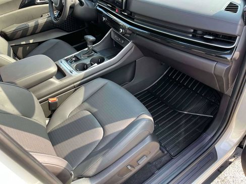 Certified 2026 Kia Carnival SX Prestige FWD image 11