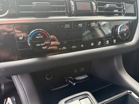 New 2025 Nissan Pathfinder SV image 21